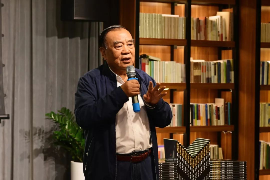 鸡血玉稀世珍品,桂林鸡血玉是否有收藏价值