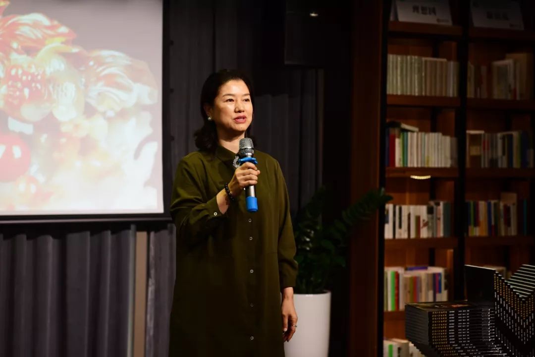 鸡血玉稀世珍品,桂林鸡血玉是否有收藏价值