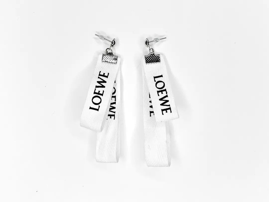 化妆品丝带怎么系,化妆品丝带礼盒系法