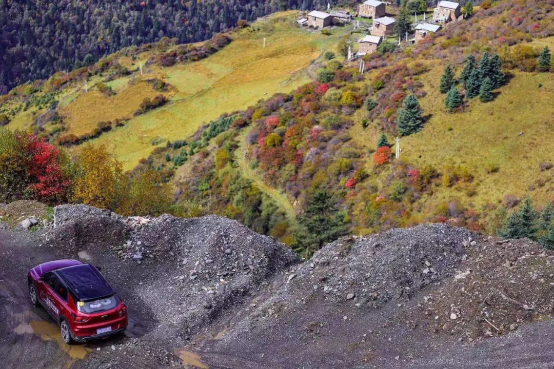 硬汉的柔情似水试驾雪佛兰创界rs,创界rs四驱越野视频