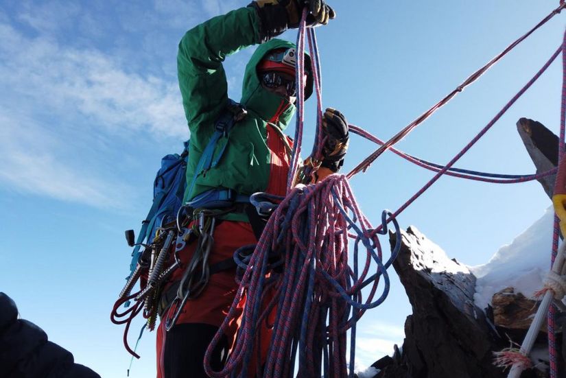 博格达峰登顶记录,李宗利登顶8千米以上的山