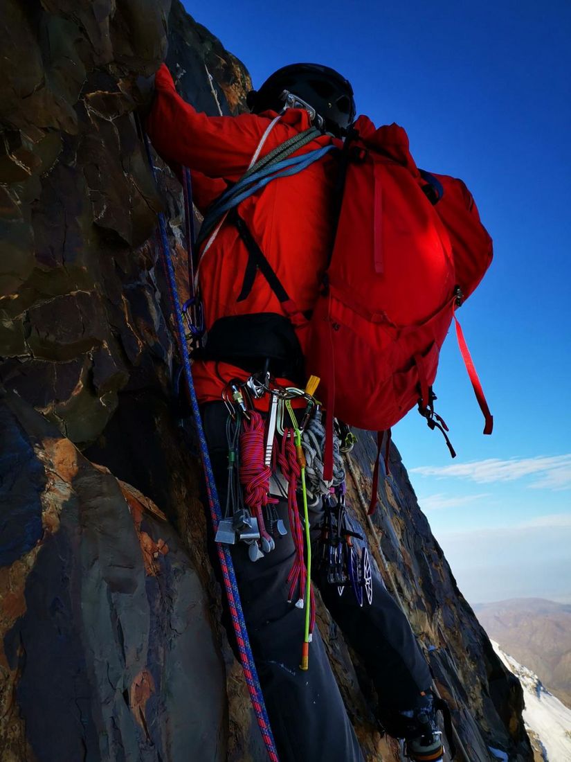 博格达峰登顶记录,李宗利登顶8千米以上的山