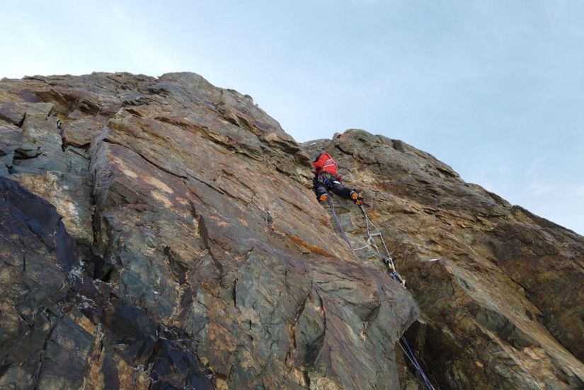 博格达峰登顶记录,李宗利登顶8千米以上的山