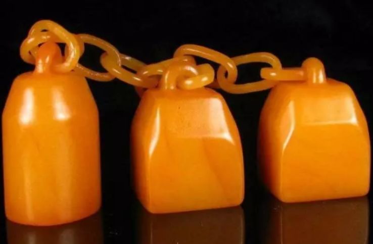 溥仪出宫带了多少珍宝,溥仪出宫时偷走一件宝贝