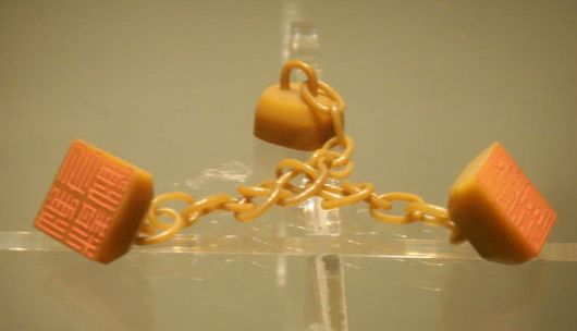 溥仪出宫带了多少珍宝,溥仪出宫时偷走一件宝贝