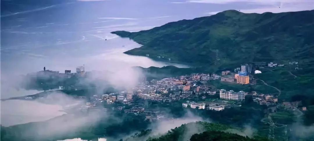 推荐秋季贵州旅游10个最美目的地,贵州被评为十佳旅游目的地