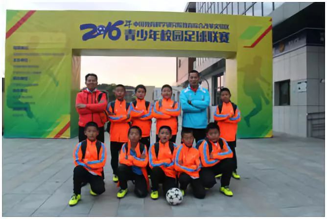 喜讯我校入足球特点示范校,云南芒市校园足球赛事