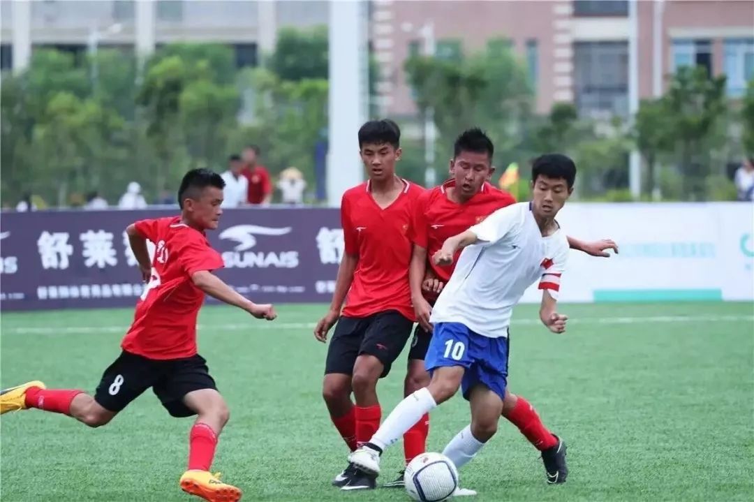 喜讯我校入足球特点示范校,云南芒市校园足球赛事