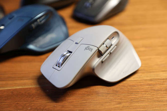 罗技鼠标mxmaster3,罗技mxmaster3和anywhere3