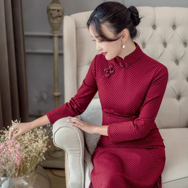 穿上旗袍的女人真好看,穿着旗袍的女人有韵味