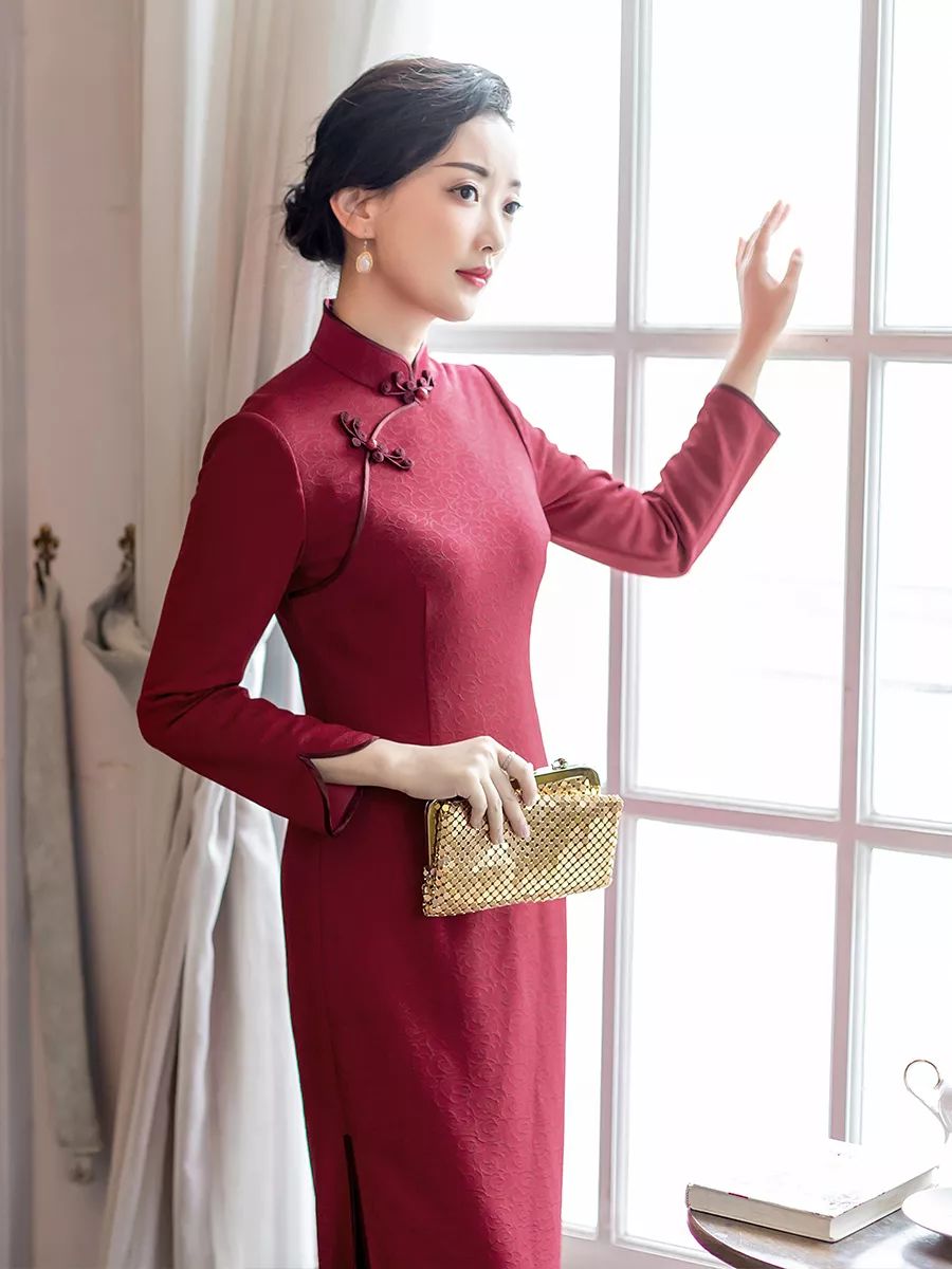 穿上旗袍的女人真好看,穿着旗袍的女人有韵味