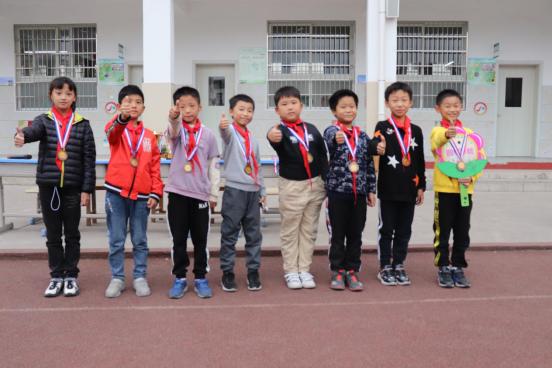竞技绿茵新春,德兴银城一小运动会