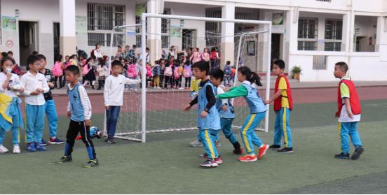 竞技绿茵新春,德兴银城一小运动会