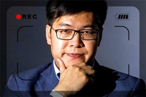 他靠倒卖域名发家，为求合作通过晨跑创造机会，终获百亿身价