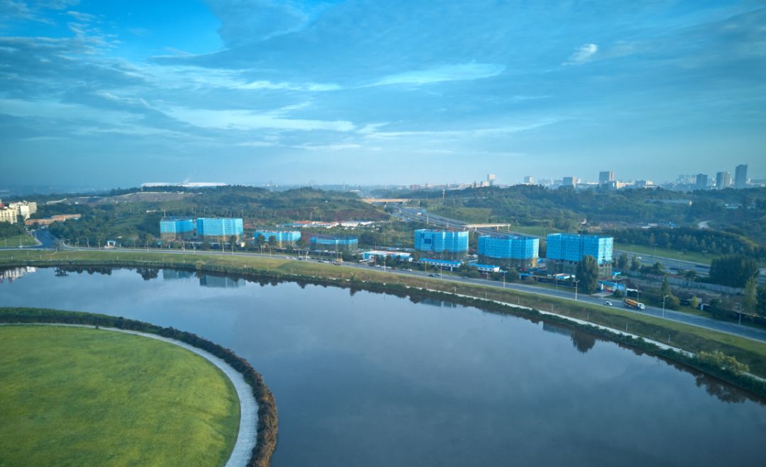 天府中央商务区楼盘,成都天府新区河畔新世界一期实景