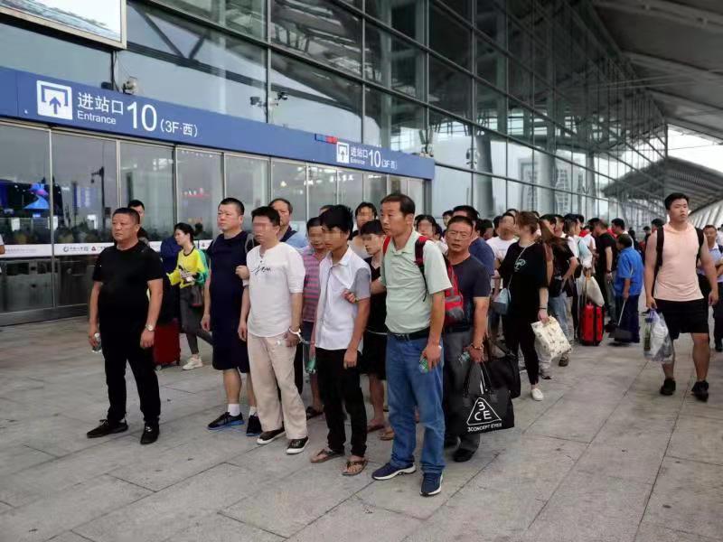 璺槗濞佺櫥鐖遍┈浠曢濂堝効,璺槗濞佺櫥棣欏鍎跨埍椹粫浠锋牸