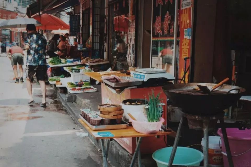 癌症患者挂尿袋和屎袋,患癌人身上带着尿袋