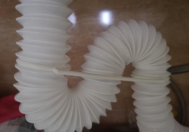 洗脸台水管反臭怎么办,卫生间洗脸台下水道很臭怎么办