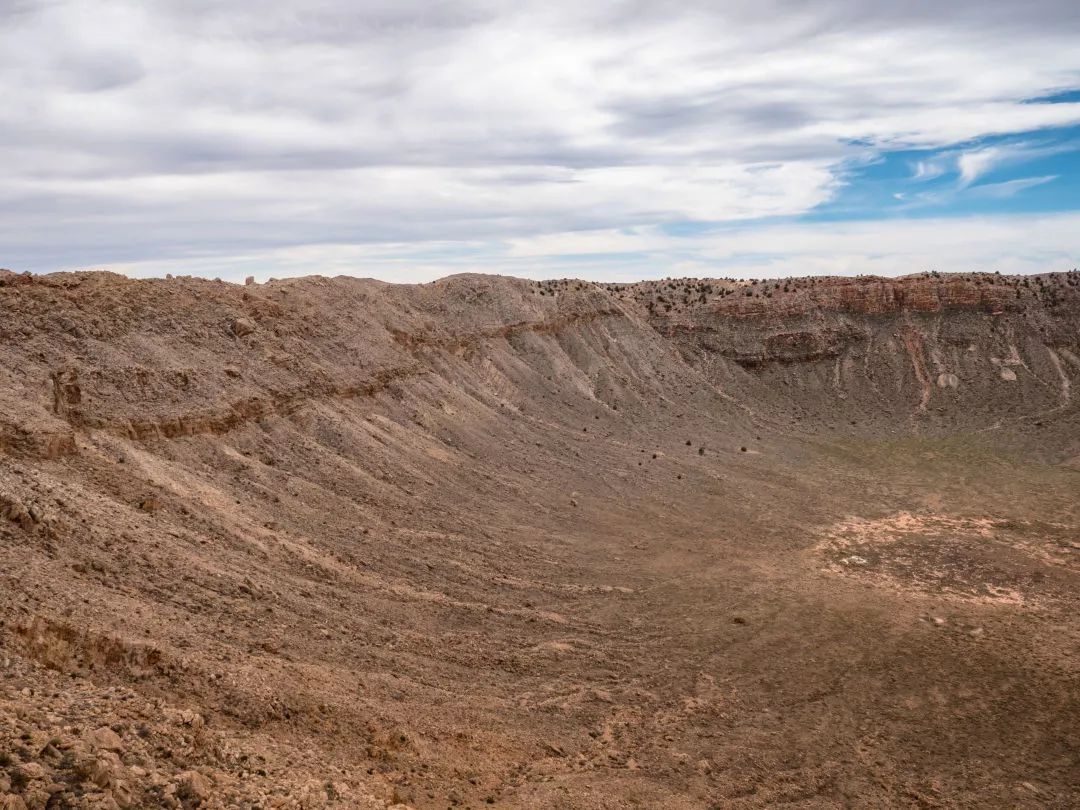当镜头的高度上升，你将看到什么？