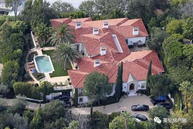 连年血亏！贝嫂公司去年再亏1.14亿，小贝一家这个圣诞怕是过不好了