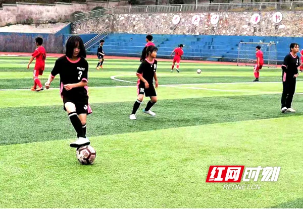 目前校园足球特点学校有多少所,国家特点足球示范学校