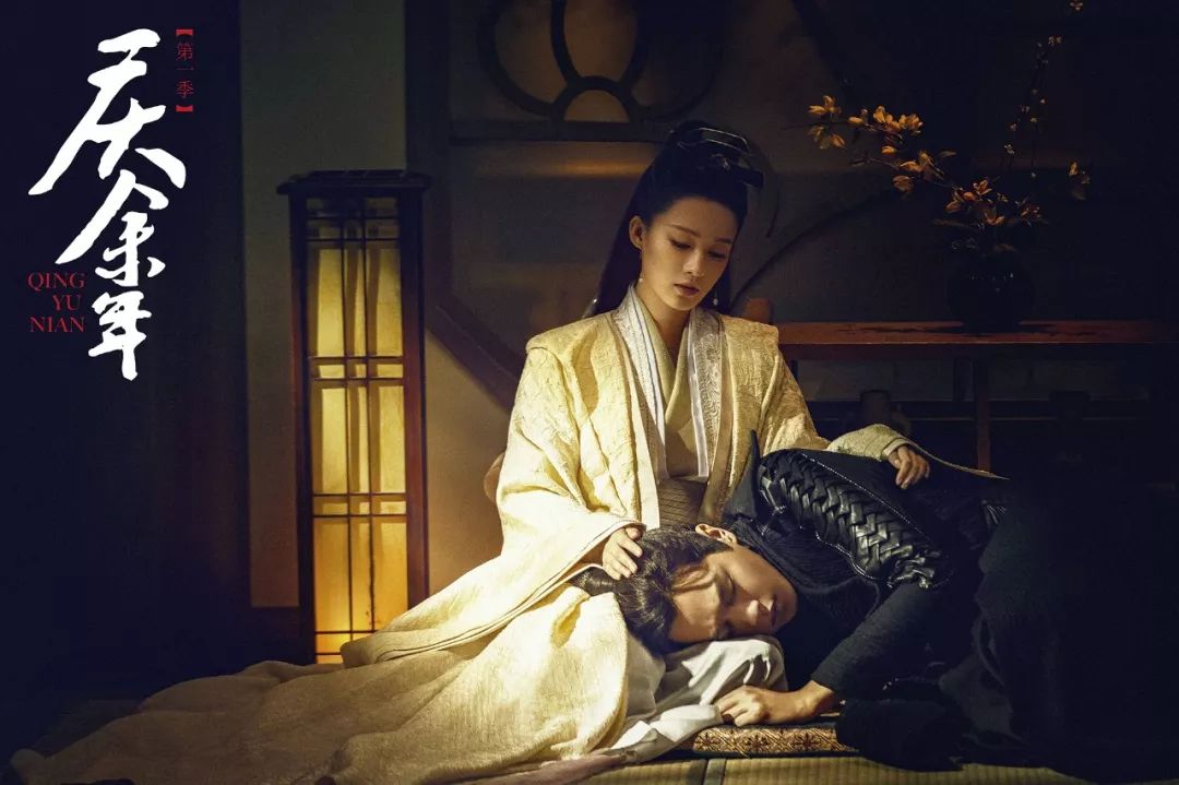 在李纯的高铁化妆视频里，我发现了女明星画眼影的新潮流