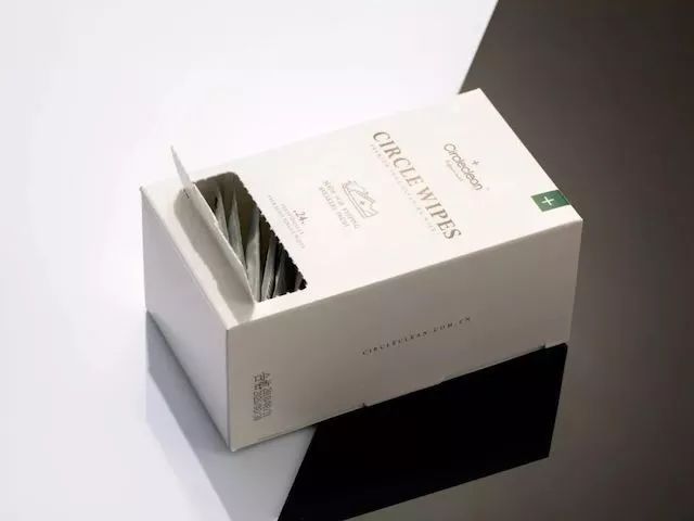 2分钟，免水洗，脏鞋变干净丨界界好物馆