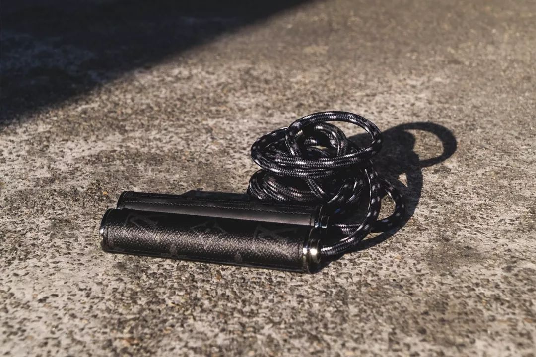 ysl圣罗兰有避孕套吗 (圣罗兰ysl避孕套)