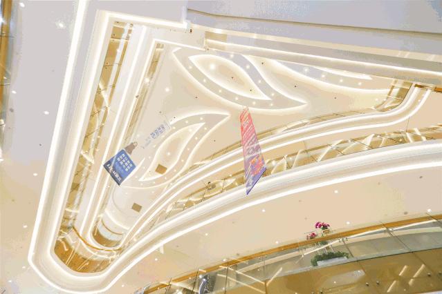 50%品牌“大换血”！但它更懂得如何撩拨年轻人的“痒点”