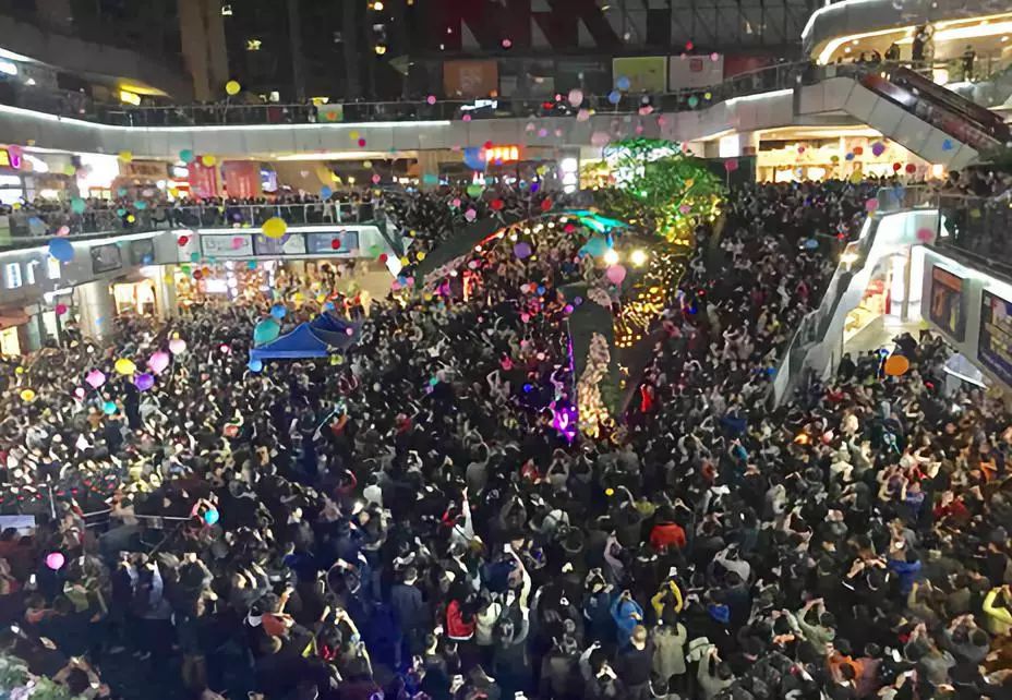 50%品牌“大换血”！但它更懂得如何撩拨年轻人的“痒点”