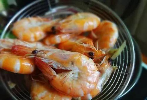 煮虾的正确方法虾煮几分钟,白水煮虾的正确方法