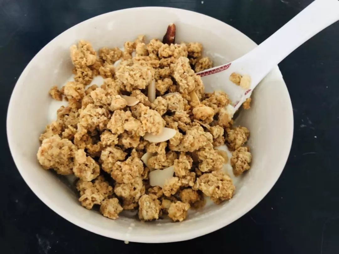 流量小花综艺首谈婚恋观，拼命奋斗竟是为攒嫁妆钱？