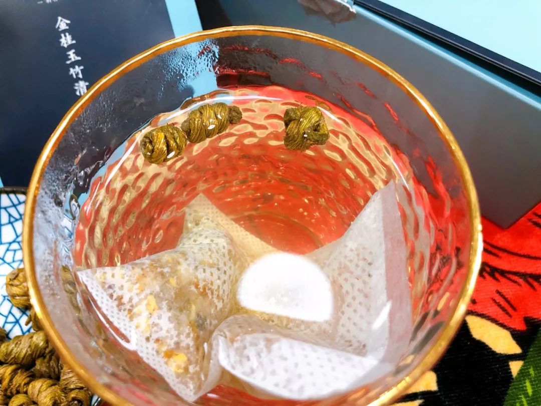 流量小花综艺首谈婚恋观，拼命奋斗竟是为攒嫁妆钱？