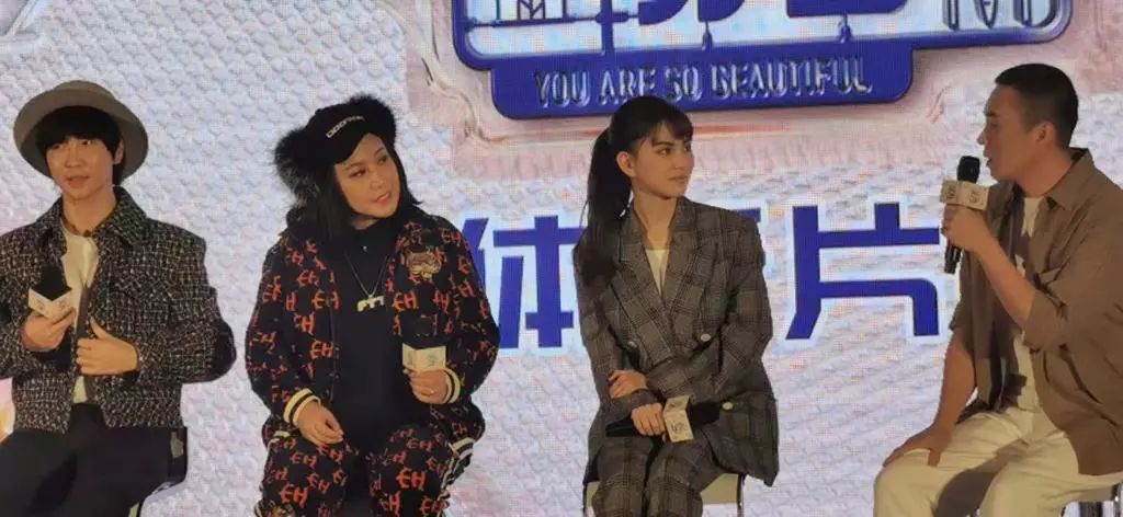 周杰伦原来所谓爱情是如此的简单,周杰伦真正爱的是谁