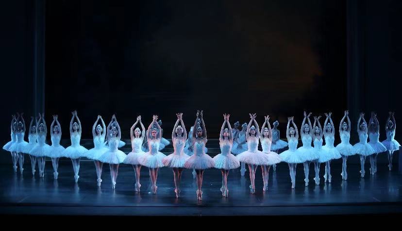 方家骏丨展现舞蹈的所有可能从打碎“不可能”开始