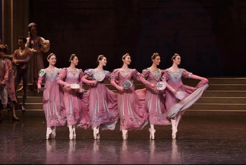 方家骏丨展现舞蹈的所有可能从打碎“不可能”开始