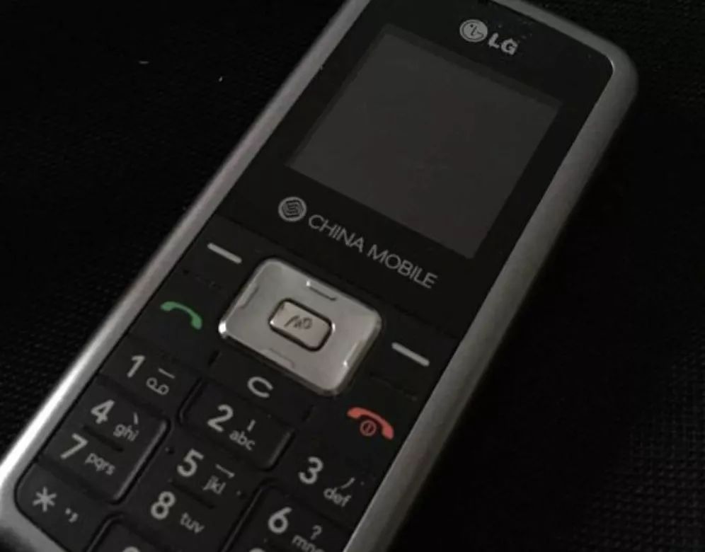 上电脑课不穿鞋套，也就失去了对互联网最基本的敬畏