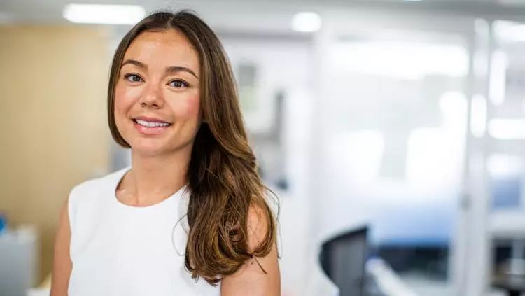 华裔女人嫁给美国富豪名人,谷歌老板华裔老婆和马斯克