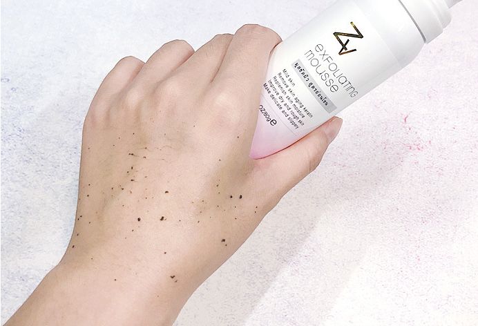 柔嫩抛光|脸上搓出3斤泥！难怪又黄又暗又黑头！10秒给脸蛋“剥壳”，厉害