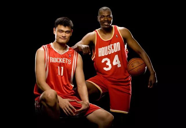 没有他，中国的八零后不会认识流川枫，也不会有姚明