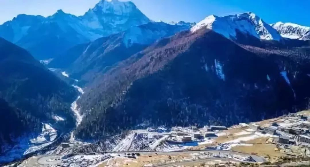 冬天的稻城亚丁,冬天的四川稻城亚丁旅游攻略