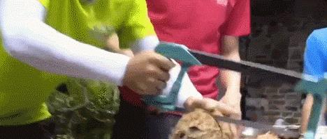 赵丽颖王一博录节目蓝色吊带上衣,赵丽颖王一博快本对视说话