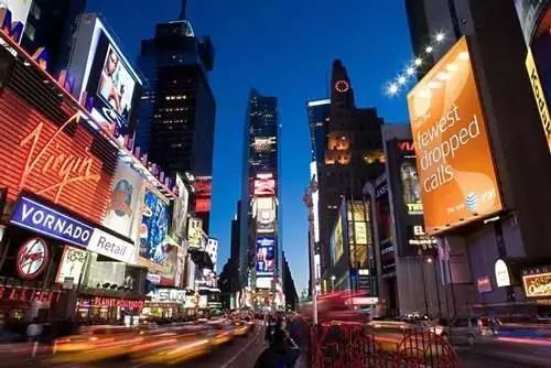 可口可乐中国首家线下店落地上海；中国李宁故宫神武门开店；马云上海再开酒吧|猫头鹰商业周报