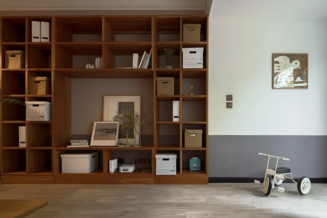 她家院子比房子还大，足足有80m²，在城里也能过得像李子柒