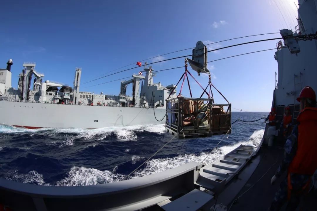 万里海疆战鼓擂，新春佳节练兵忙