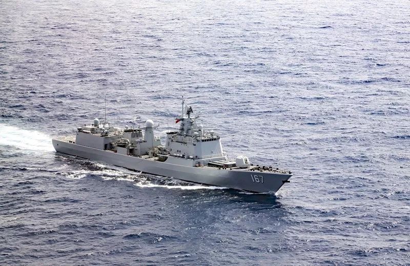 万里海疆战鼓擂，新春佳节练兵忙