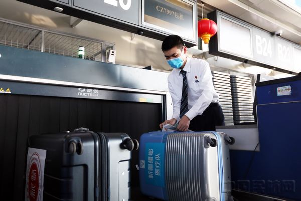 援鄂医疗队出征航班,南航辽宁援鄂医疗队出征