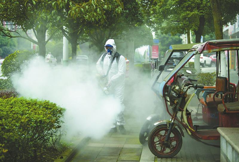 大喇叭联系卡出门条筑牢社区战“疫”线