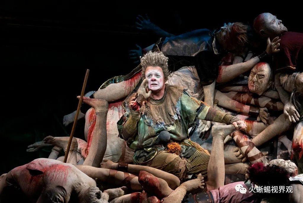 这个尸堆满地的舞台是否满足你对“血腥混乱美学”的全部想象？
