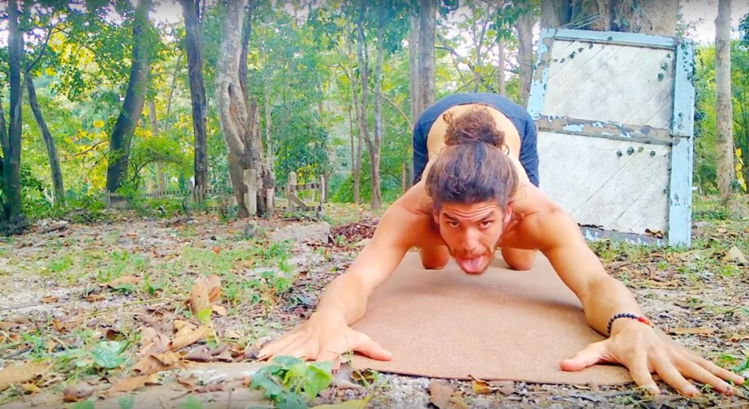 简单一点的瑜伽锻炼动作,一套最简单的瑜伽动作教程